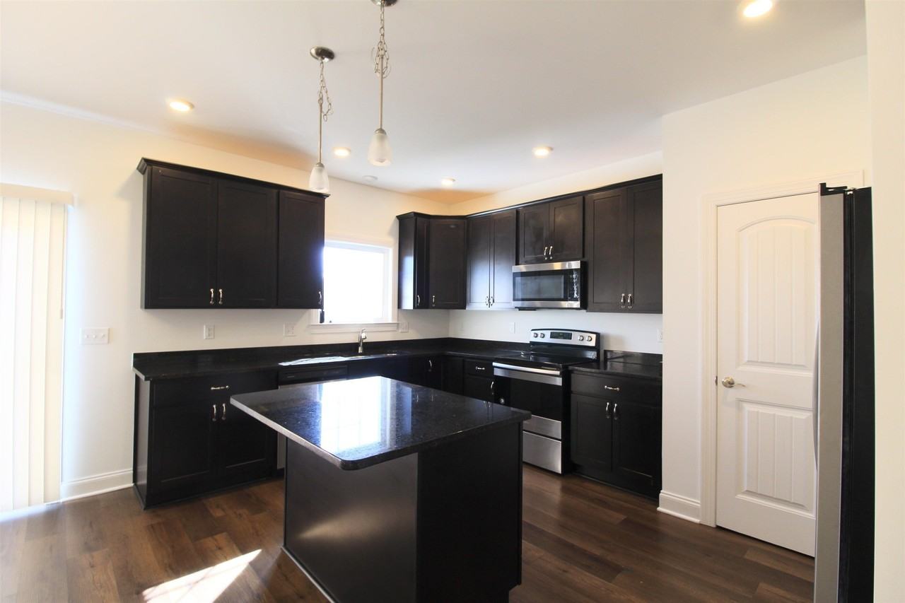 1145 Bluemoon Dr - Photo 2 of 19