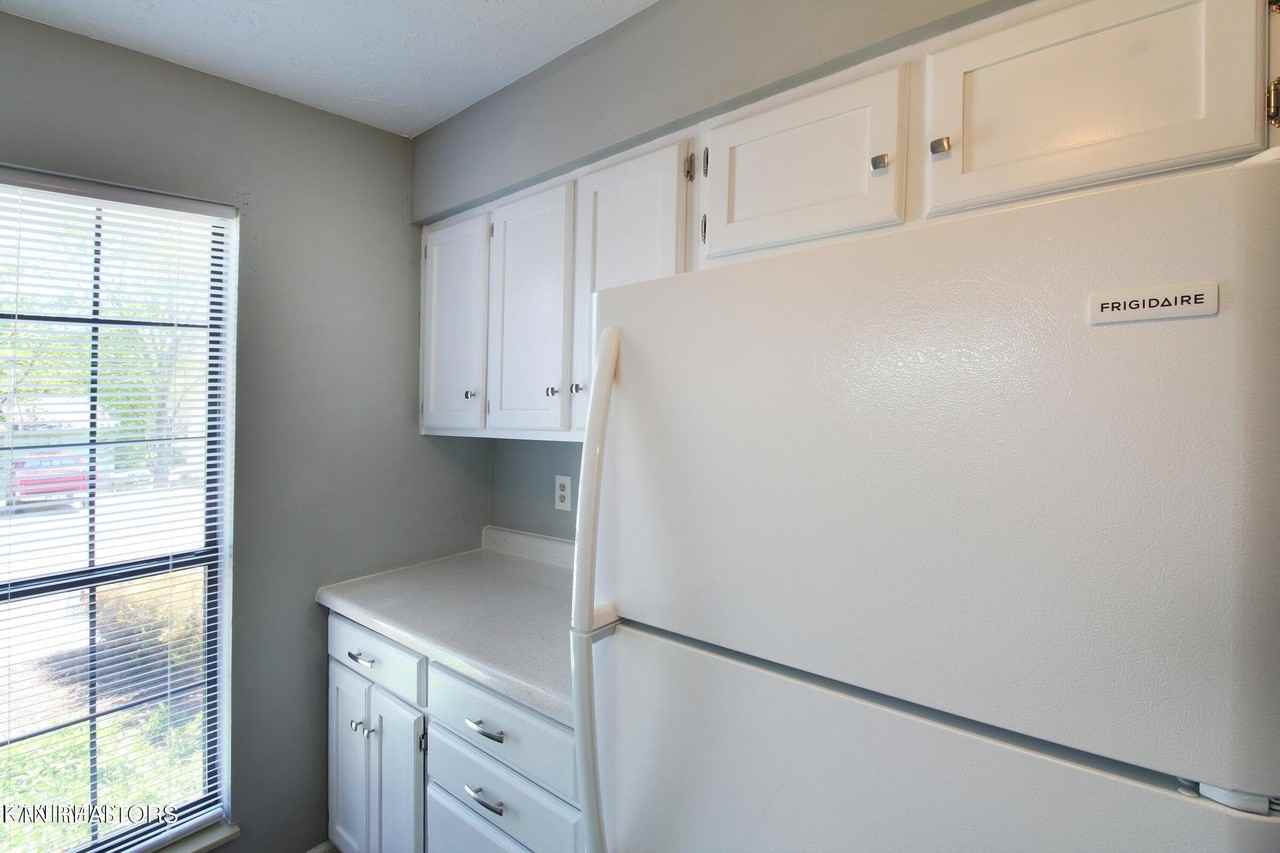 103 Lansdowne Dr Unit 103 #103 - Photo 6 of 11