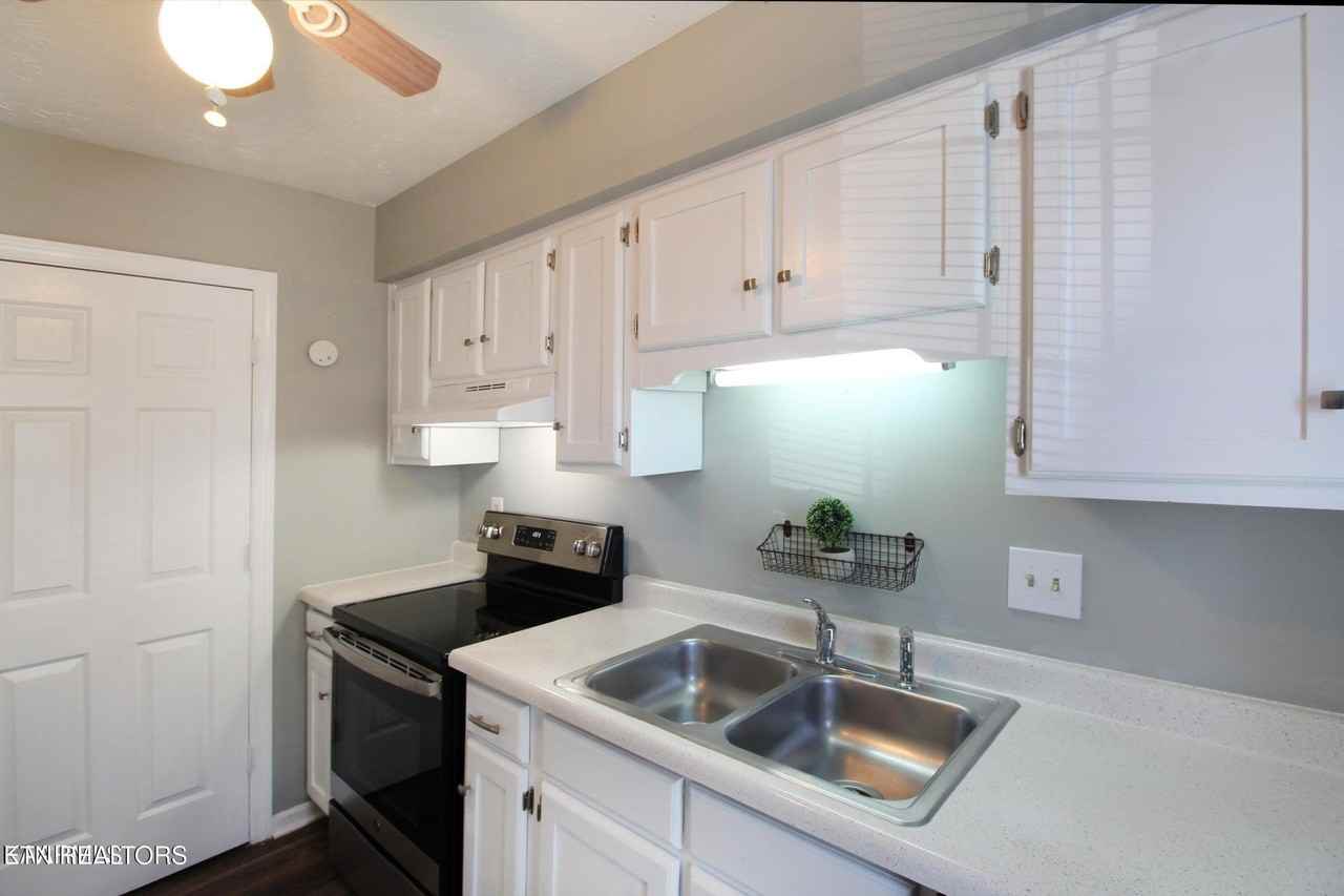 103 Lansdowne Dr Unit 103 #103 - Photo 7 of 11