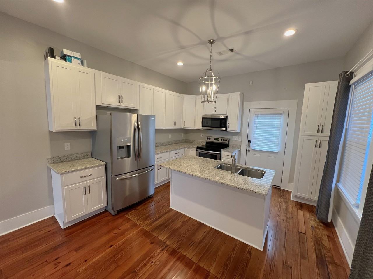 897 South Cox Street - Photo 3 of 14