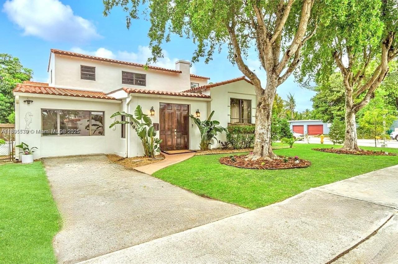 991 Ne 82nd St - Photo 2 of 43