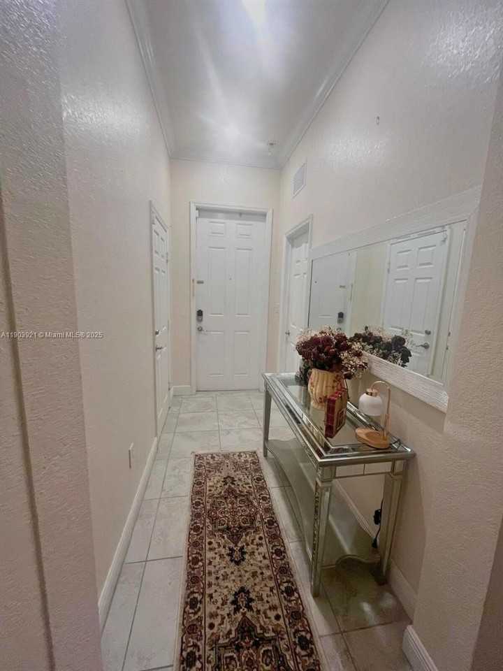 116 Ne 25th Ter #0 - Photo 3 of 9