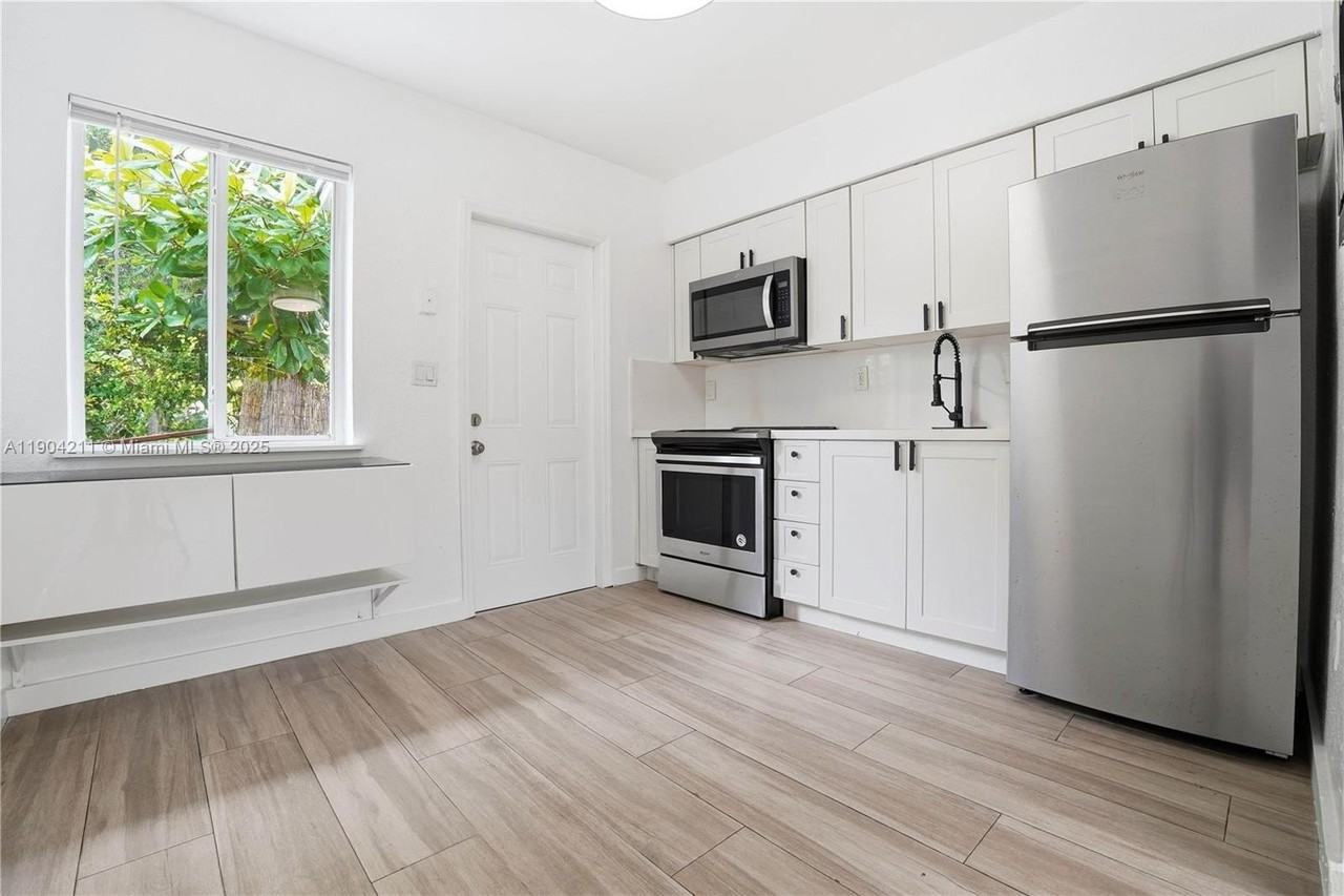 60 Nw 42nd St #0 - Photo 3 of 27