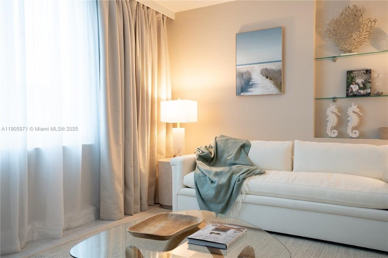 2301 Collins Ave #836 - Photo 3 of 28