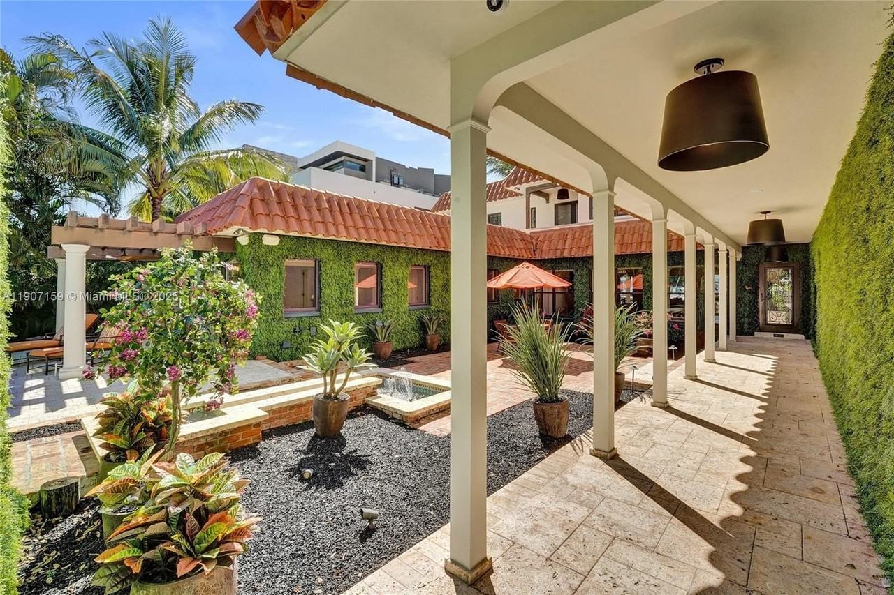 2035 Ne 31st Ave #2035 - Photo 4 of 50