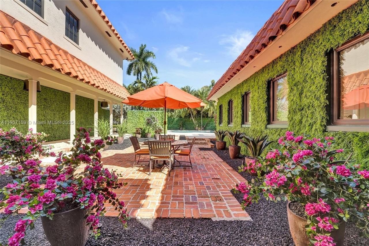 2035 Ne 31st Ave #2035 - Photo 5 of 50