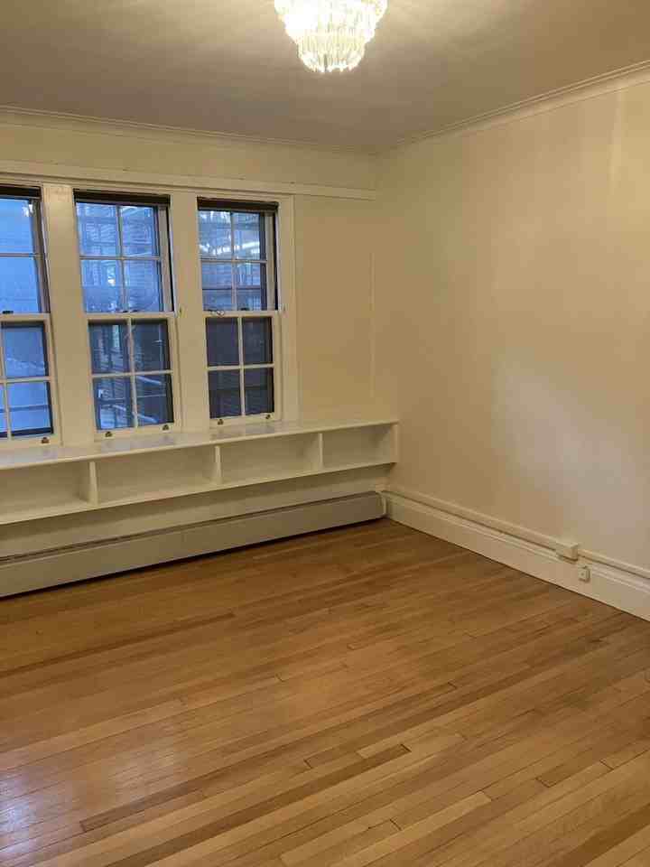 988 Memorial Dr #389 - Photo 3 of 8