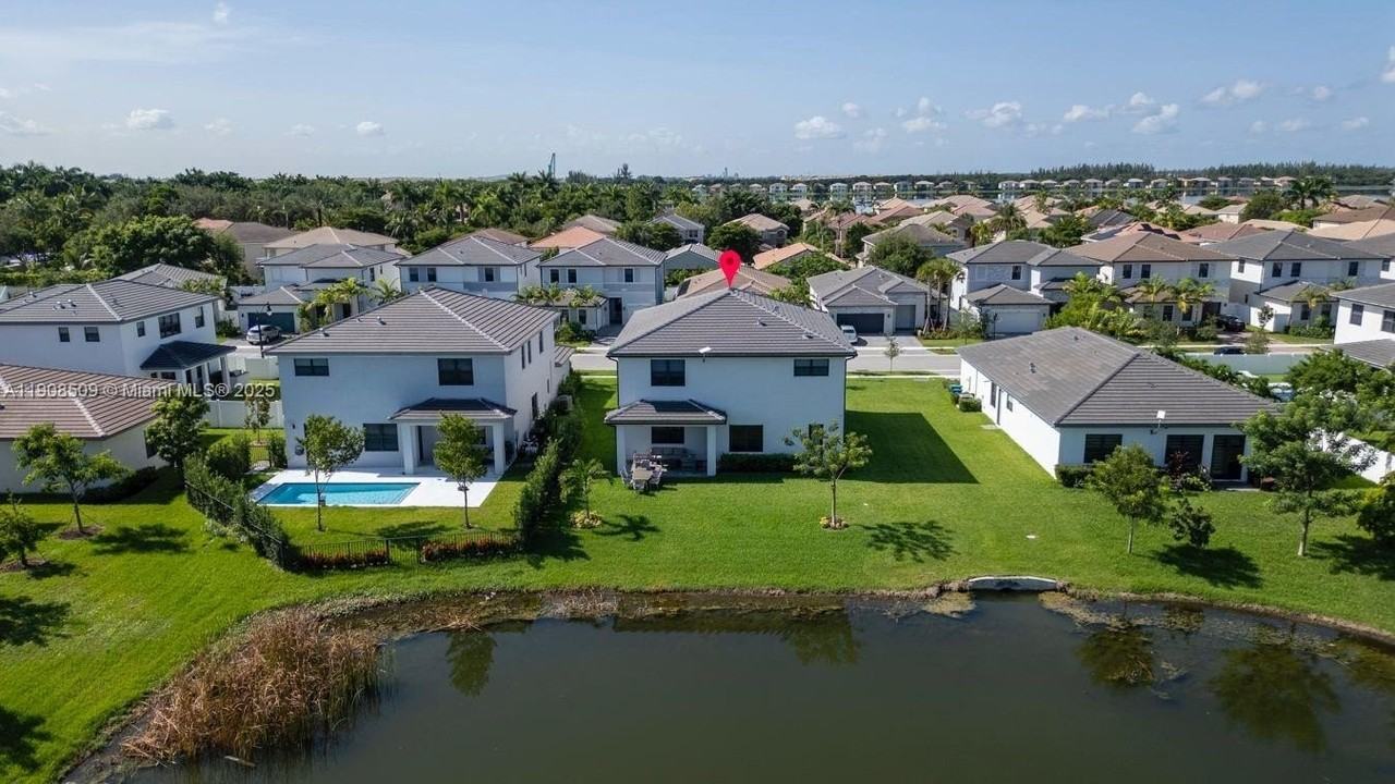 17353 Sw 46th St - Photo 2 of 50