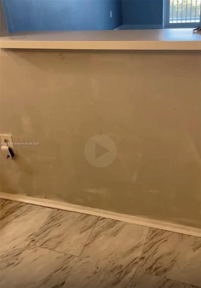 16851 Ne 23rd Ave #A519 - Photo 5 of 11