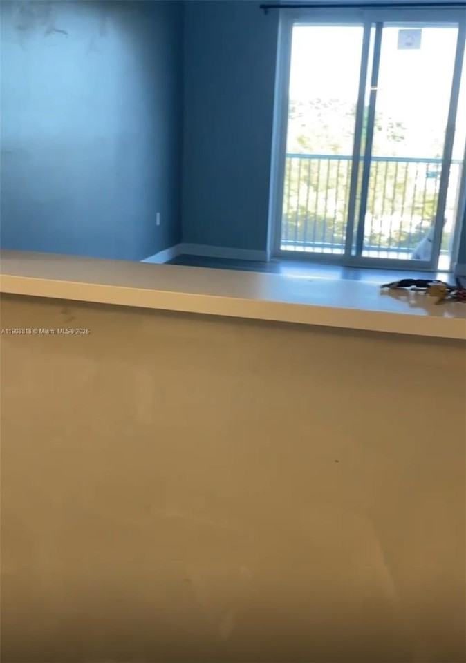 16851 Ne 23rd Ave #A519 - Photo 6 of 11