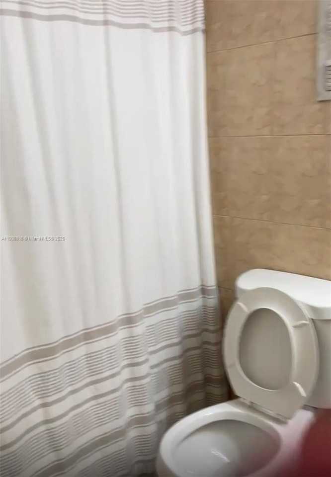 16851 Ne 23rd Ave #A519 - Photo 7 of 11