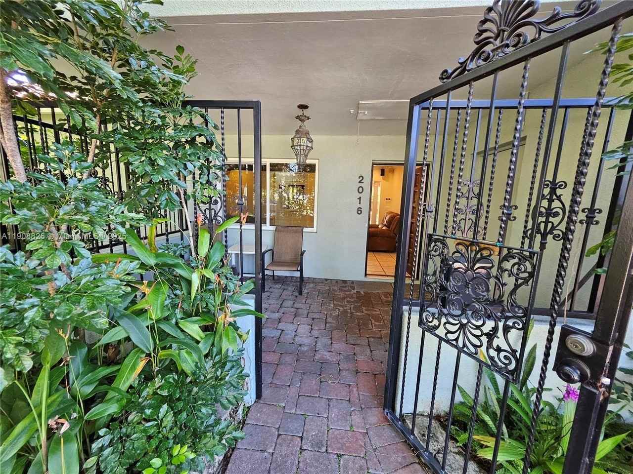 2016 Ne 26th Dr - Photo 5 of 45