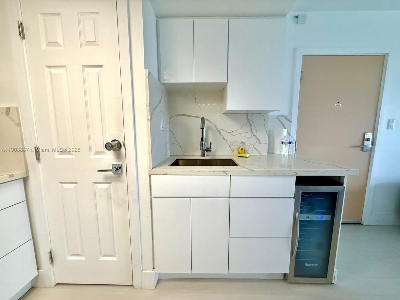 19201 Collins Ave #309 - Photo 6 of 29