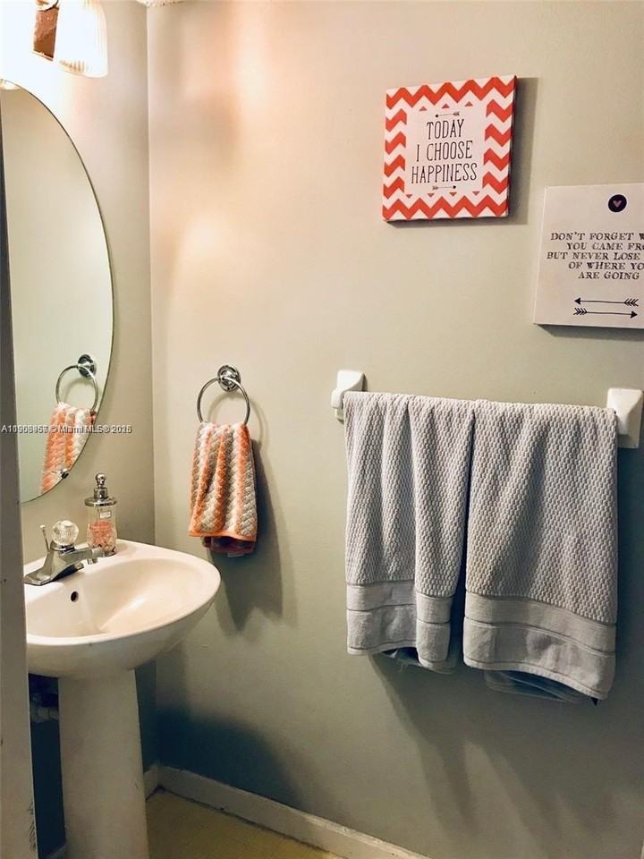 3183 Sw 50th St #3183 - Photo 7 of 9