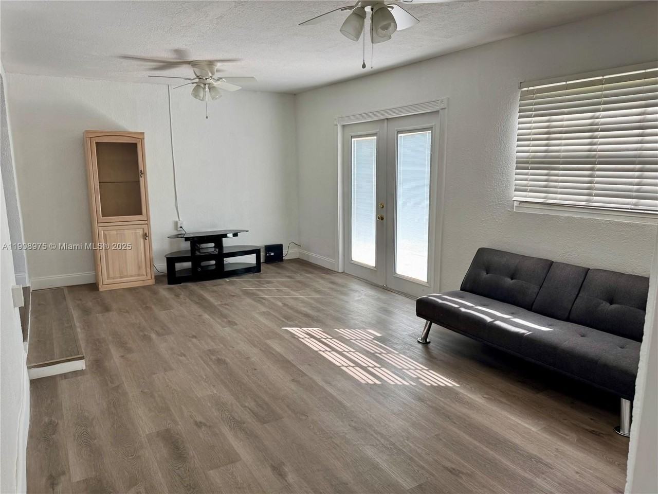 6320 Mayo St - Photo 6 of 12