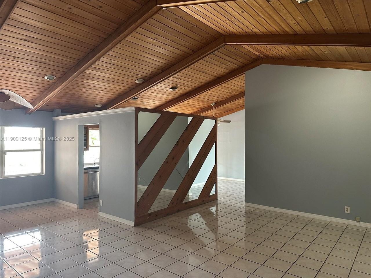 1107 Southwest 83rd Avenue - Photo 4 of 32