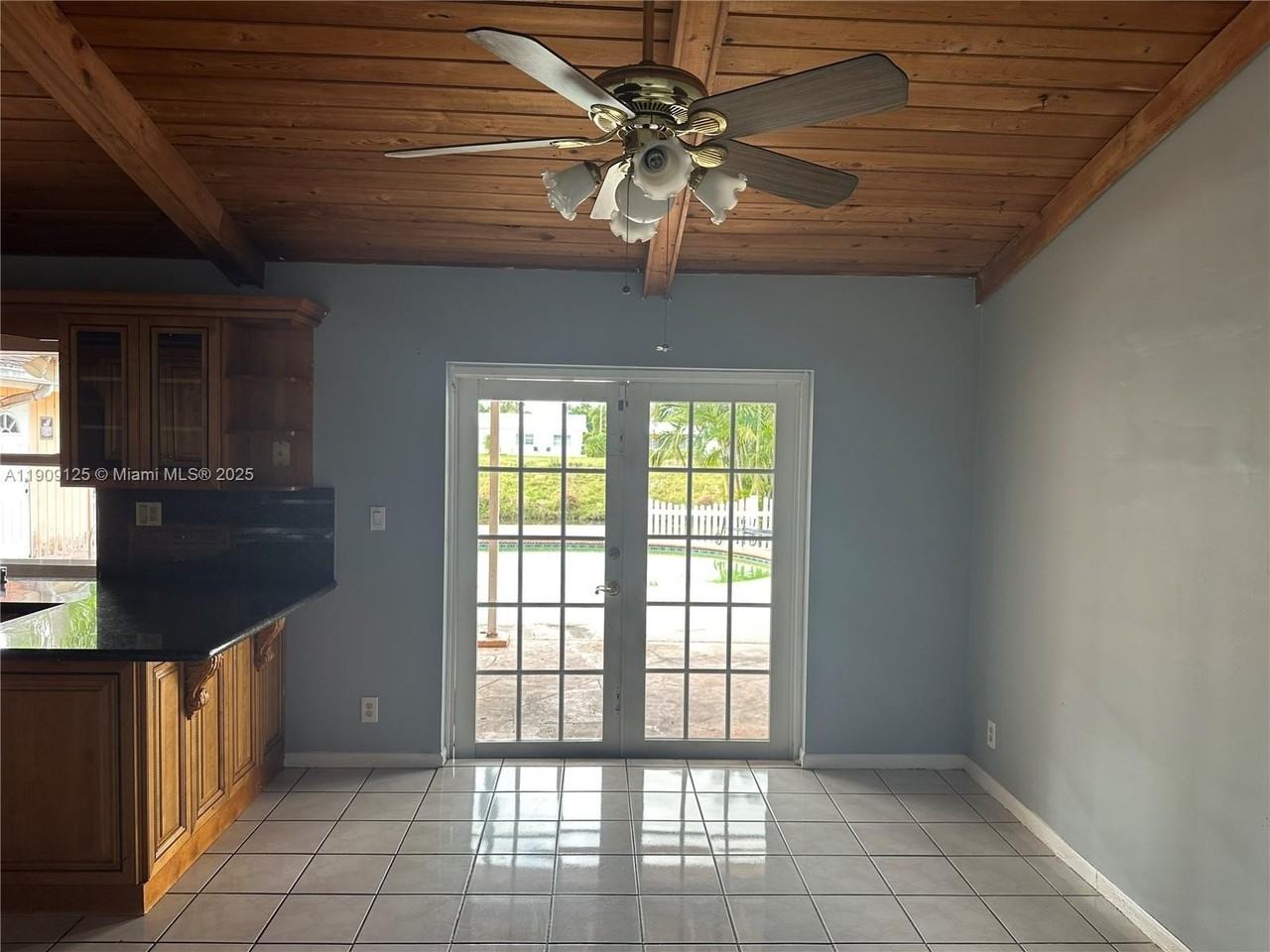 1107 Southwest 83rd Avenue - Photo 6 of 32