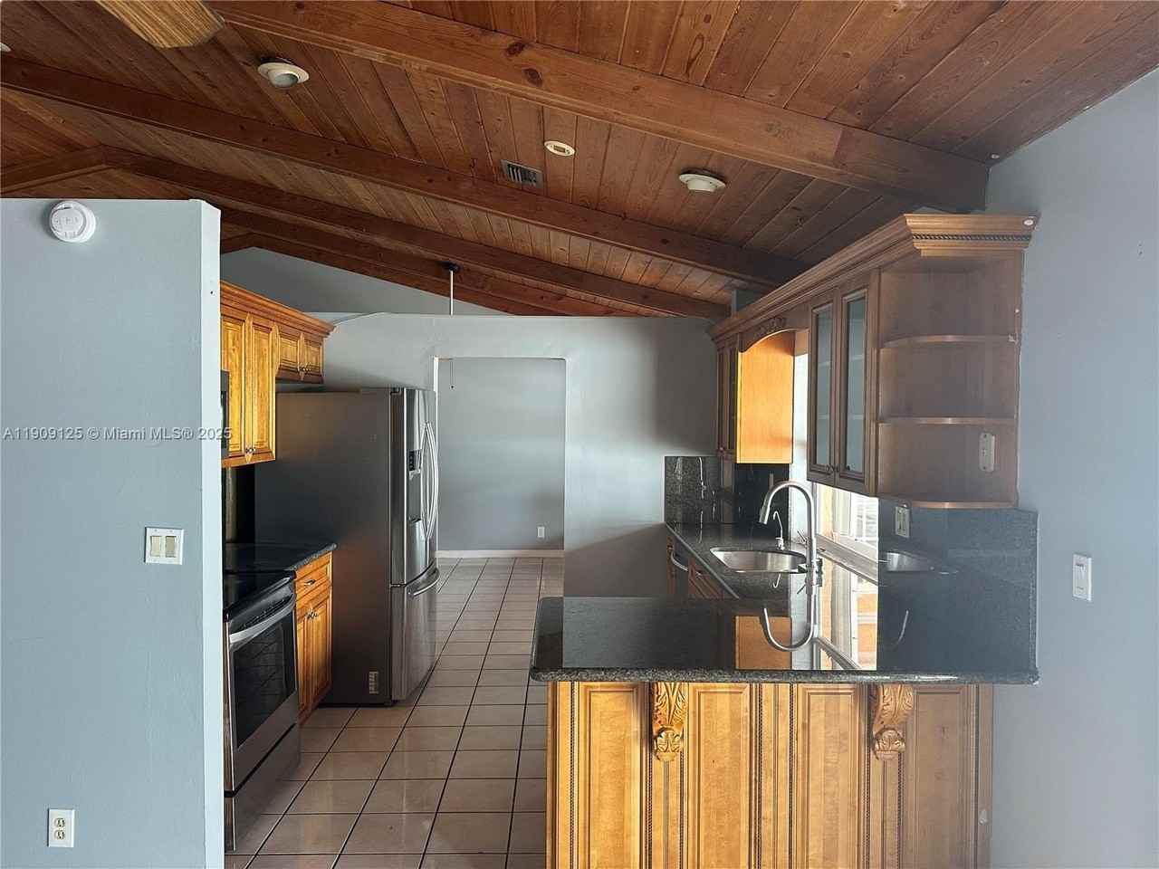 1107 Southwest 83rd Avenue - Photo 7 of 32