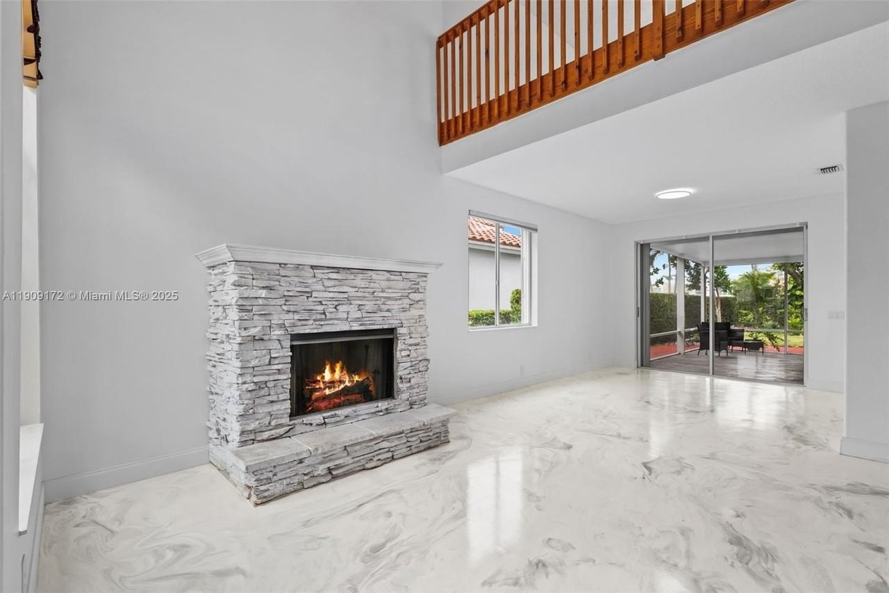 4593 Nw 7th Pl #4593 - Photo 4 of 50