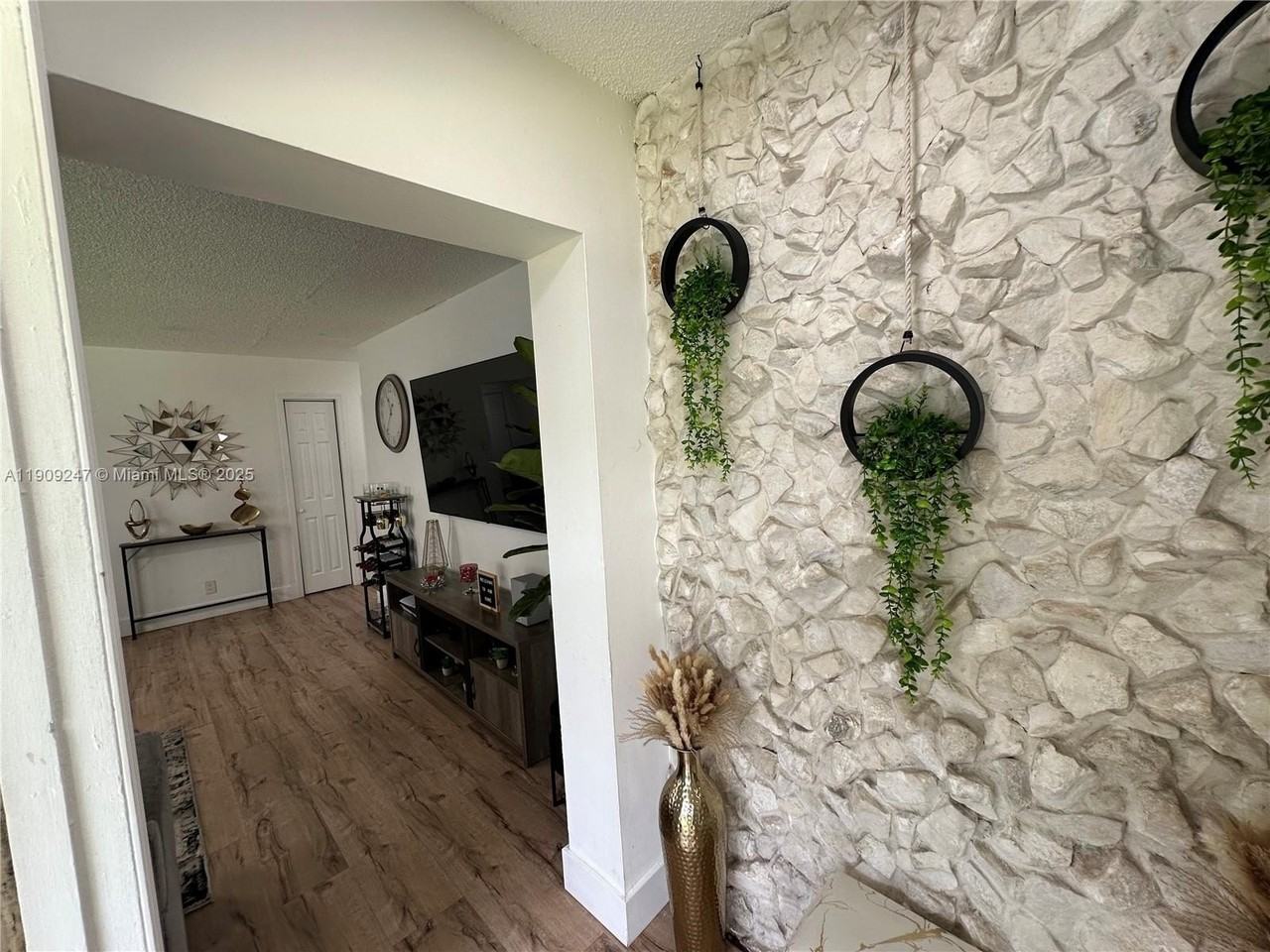 6040 Sw 35th St #2 - Photo 5 of 14