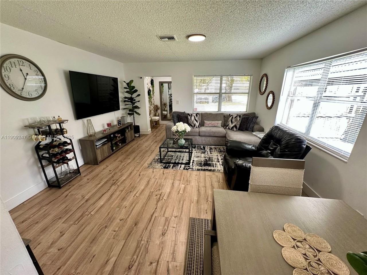 6040 Sw 35th St #2 - Photo 7 of 14