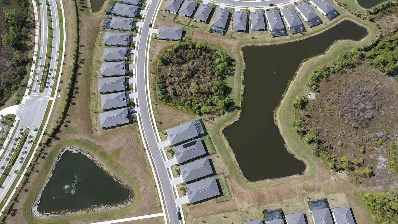 11044 Pinot Dr - Photo 4 of 43