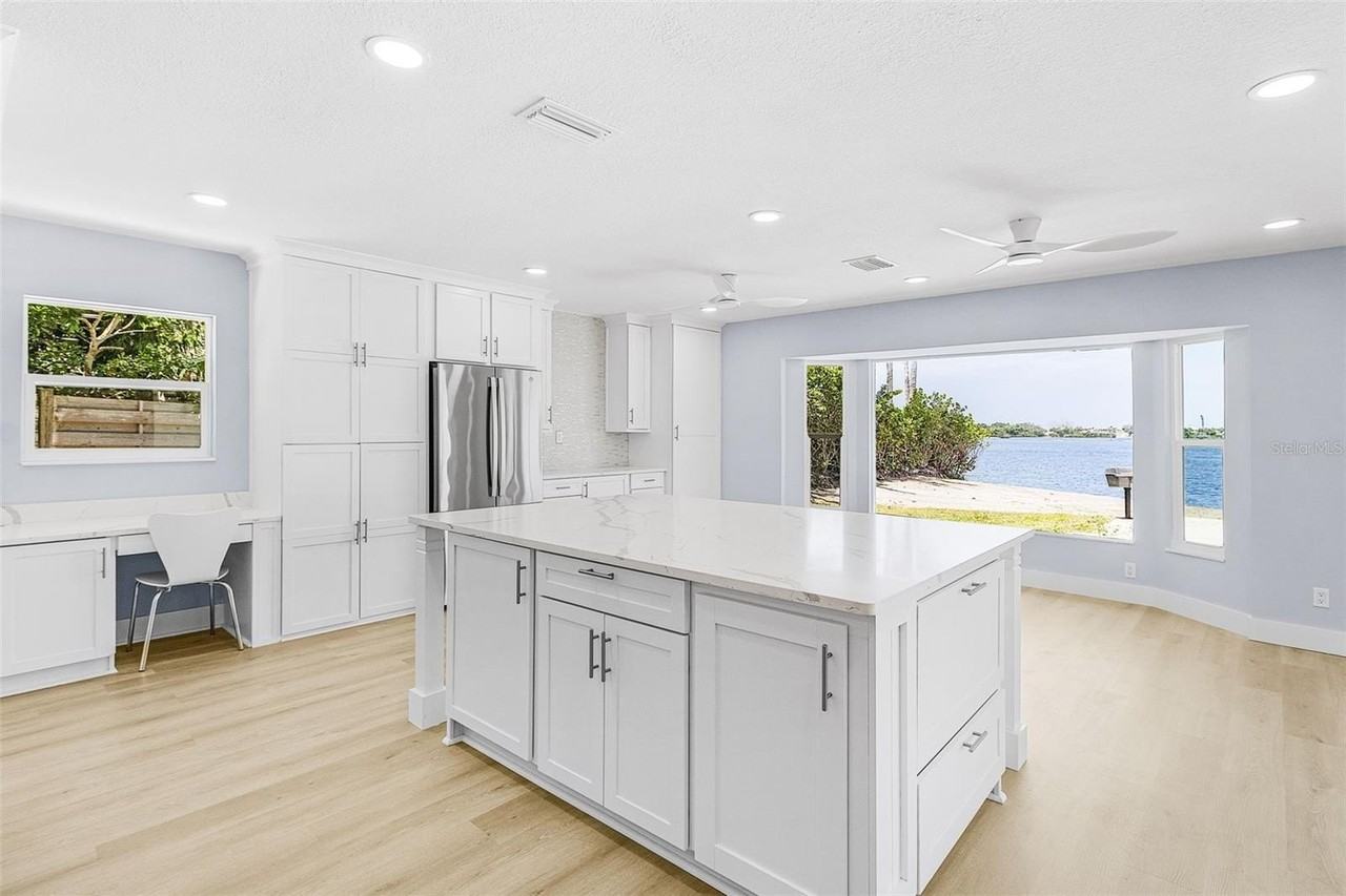 716 Sarabay Rd - Photo 6 of 40