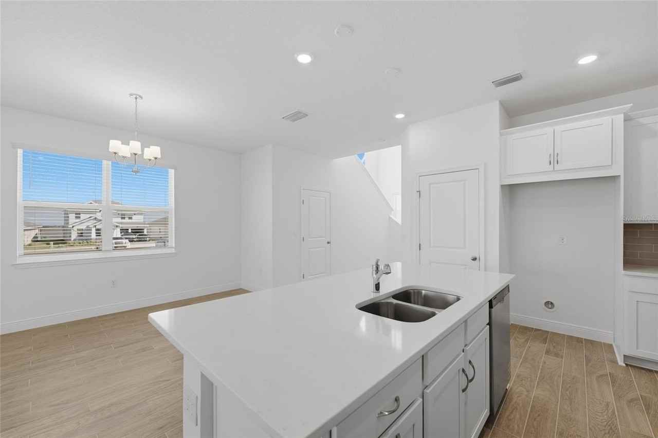 2100 Maverick Ct - Photo 4 of 25