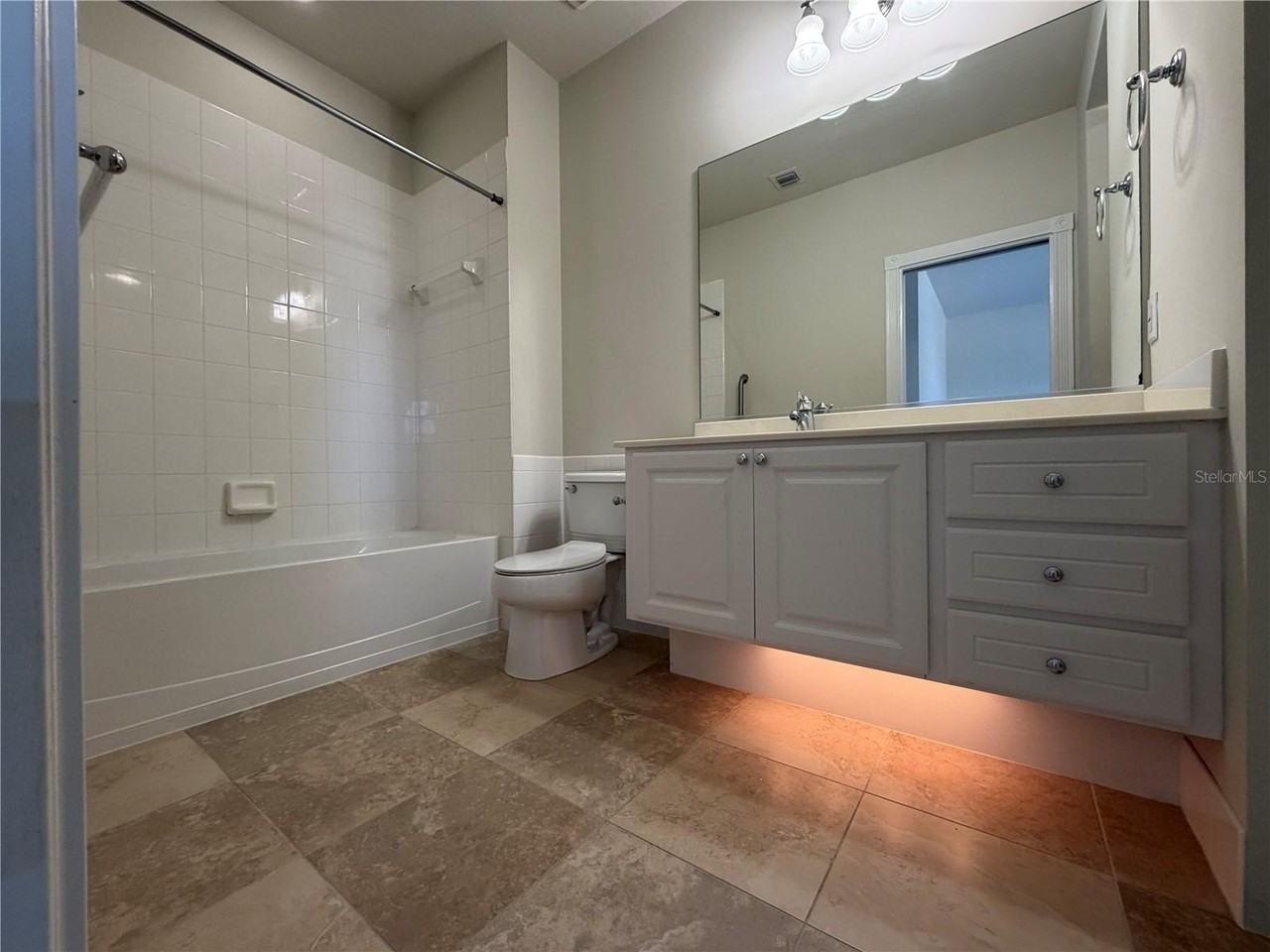 8427 Leatherleaf Ln - Photo 5 of 22