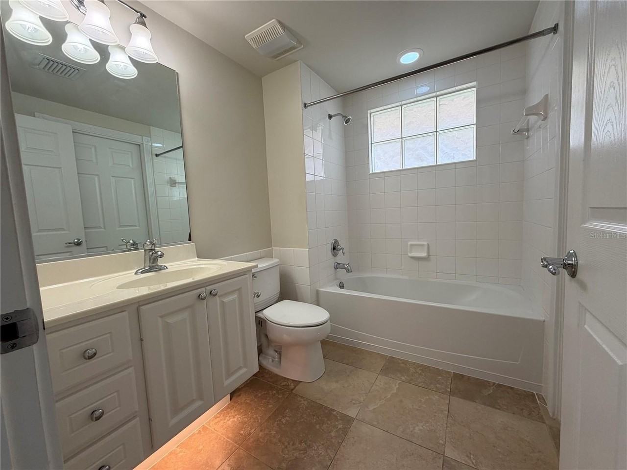 8427 Leatherleaf Ln - Photo 7 of 22