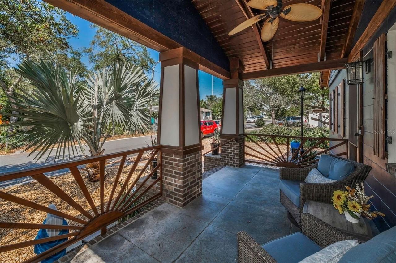 525 Lexington St - Photo 2 of 37