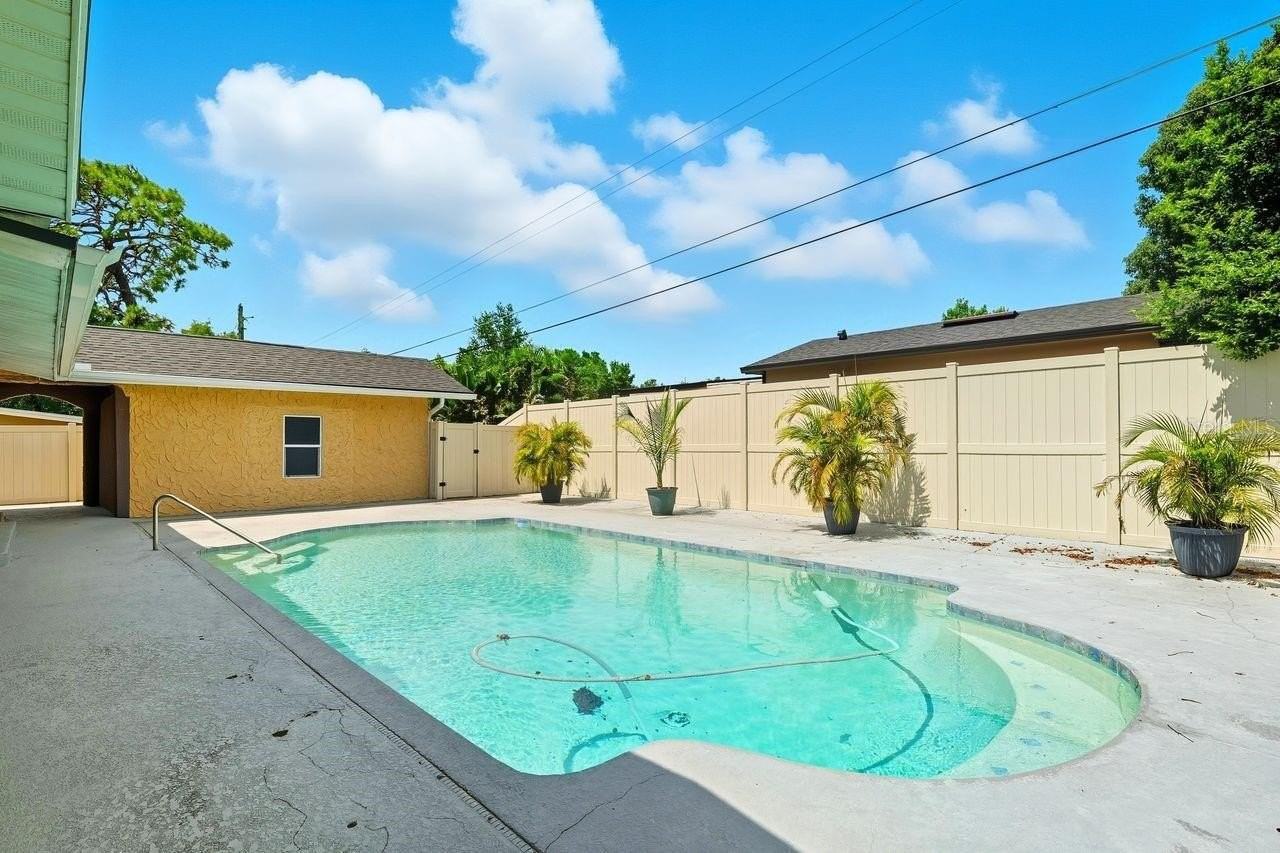 3707 Pelican Ln - Photo 5 of 31