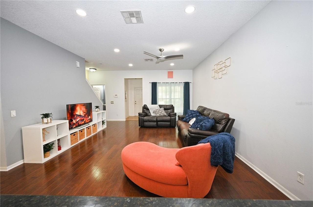 12562 Streamdale Dr - Photo 5 of 46