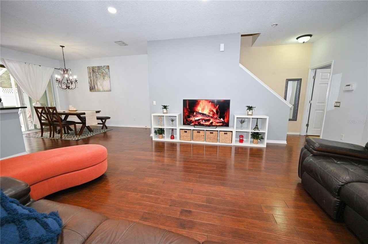 12562 Streamdale Dr - Photo 6 of 46