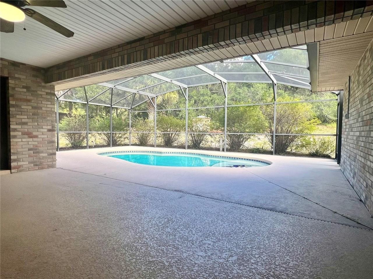 1156 S Carpenter Ave - Photo 2 of 25