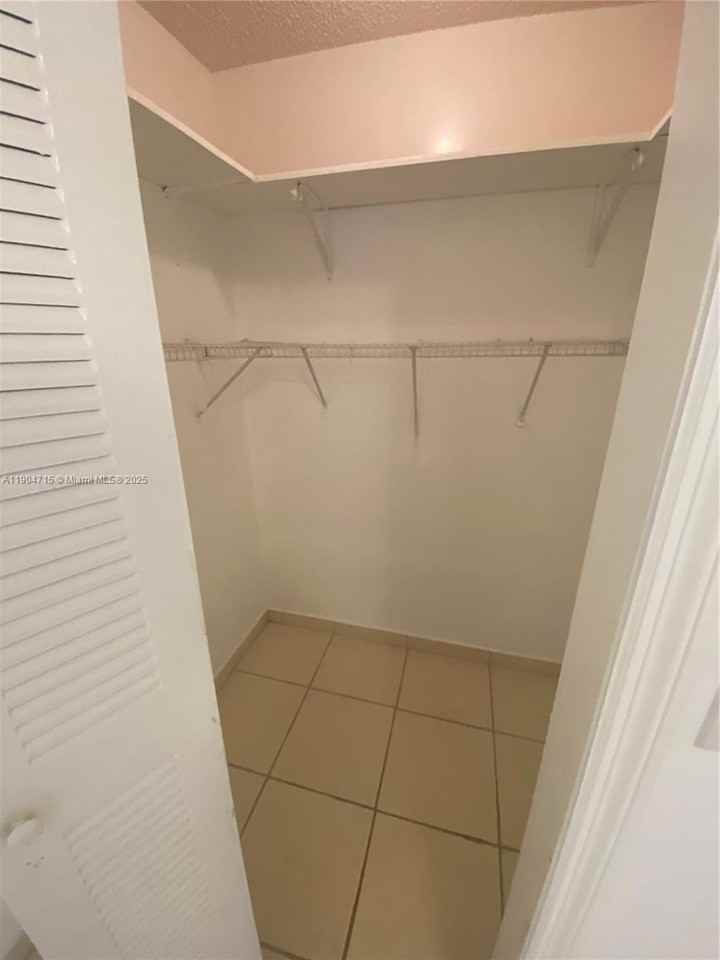 452 Sw 10th St #5 - Photo 5 of 6