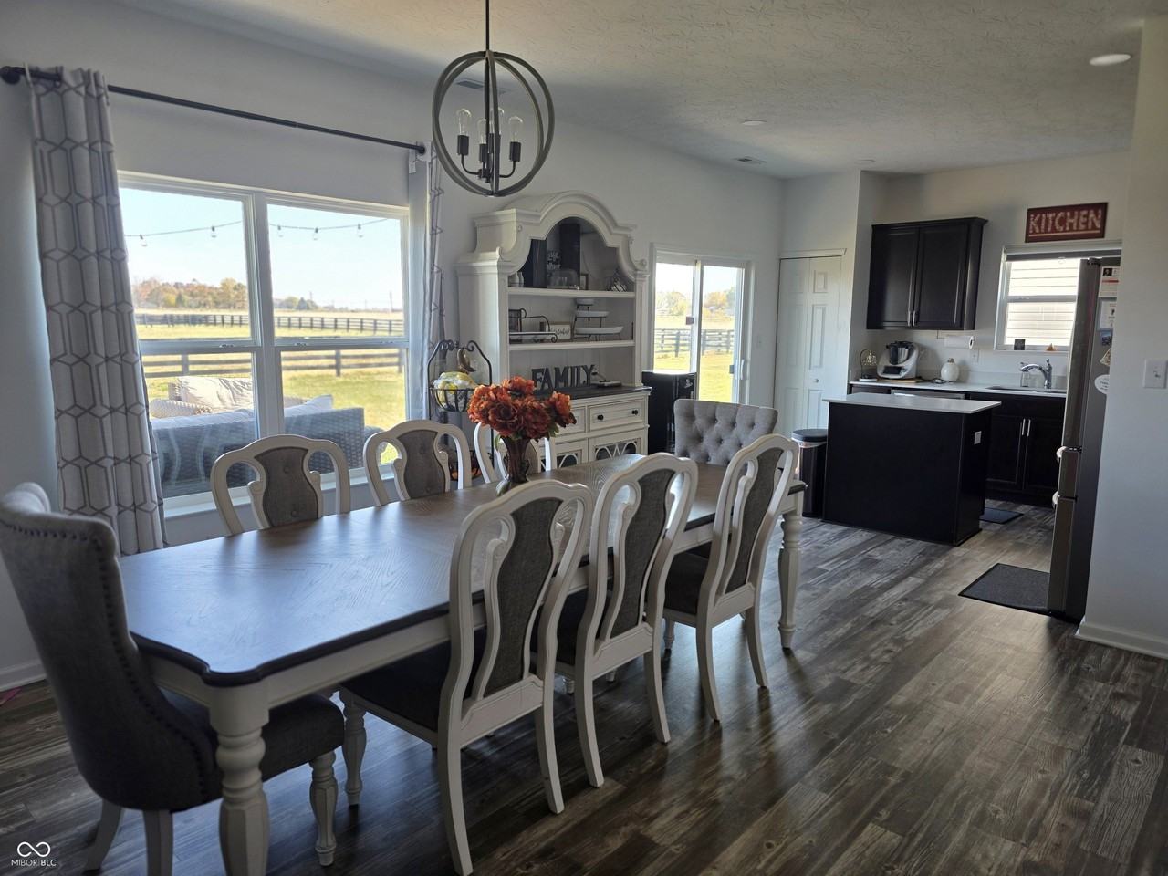 1461 Bigleaf Dr - Photo 4 of 7