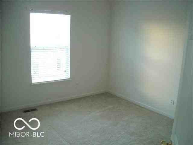 998 3rd Ave Nw - Photo 3 of 15