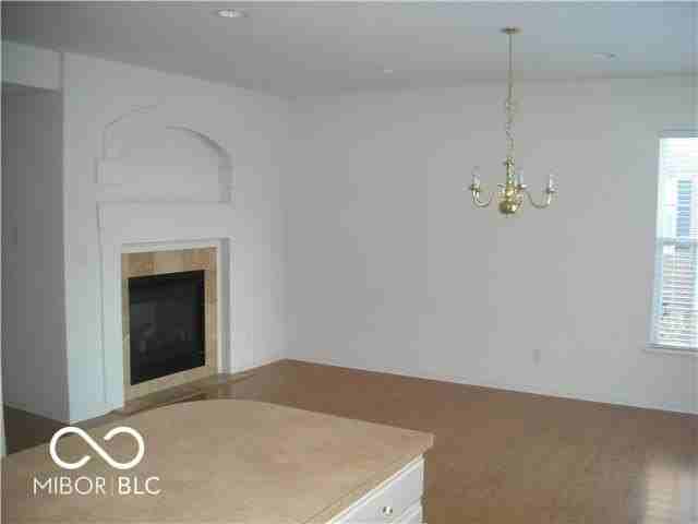 998 3rd Ave Nw - Photo 5 of 15