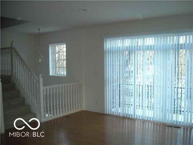 998 3rd Ave Nw - Photo 6 of 15