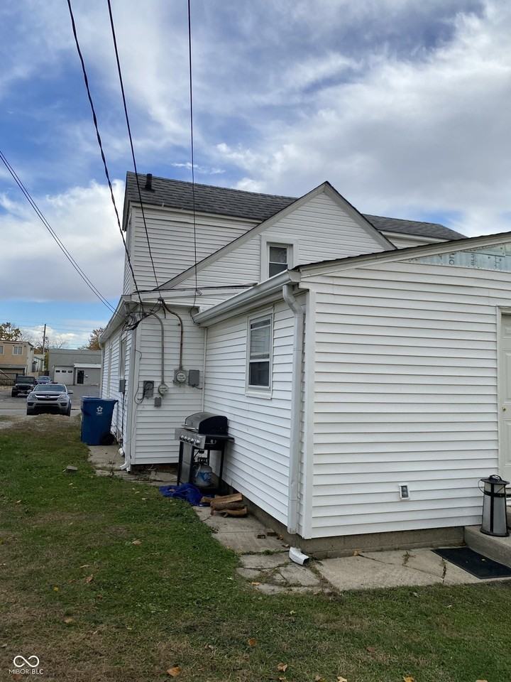 5338 Winthrop Avenue - Photo 2 of 14