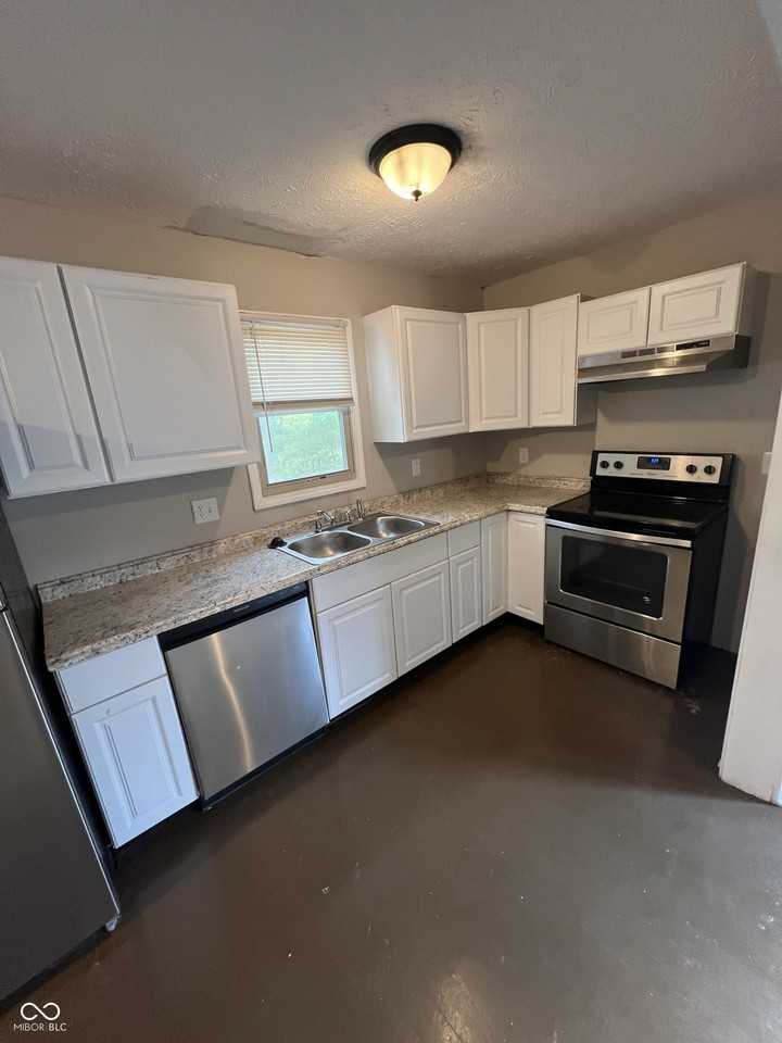 4113 Cornelius Ave - Photo 7 of 20