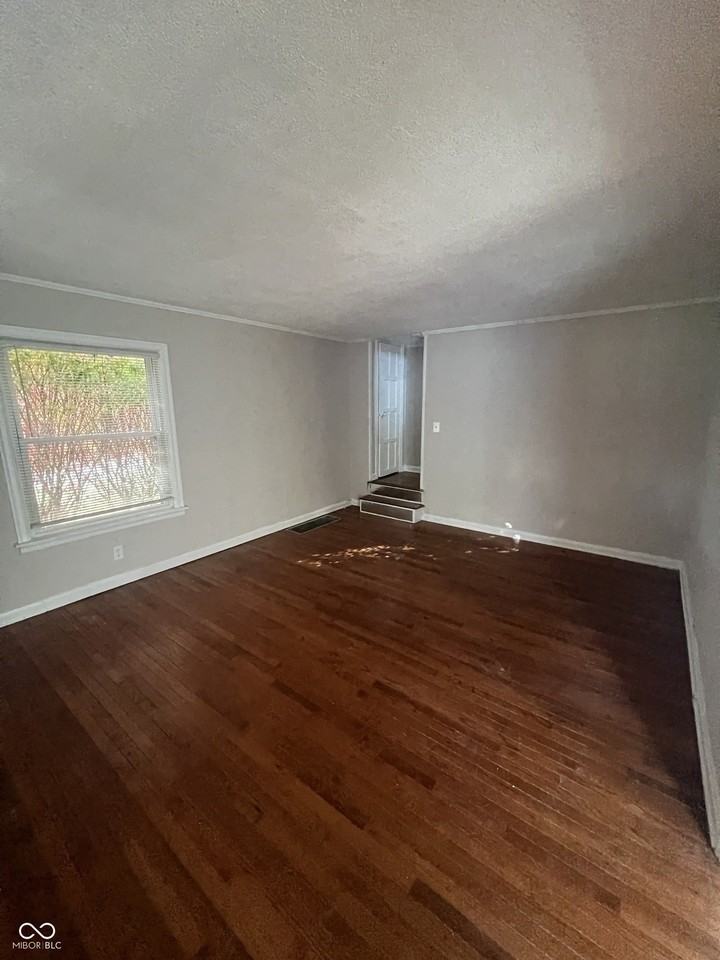 6967 North College Avenue - Photo 3 of 17