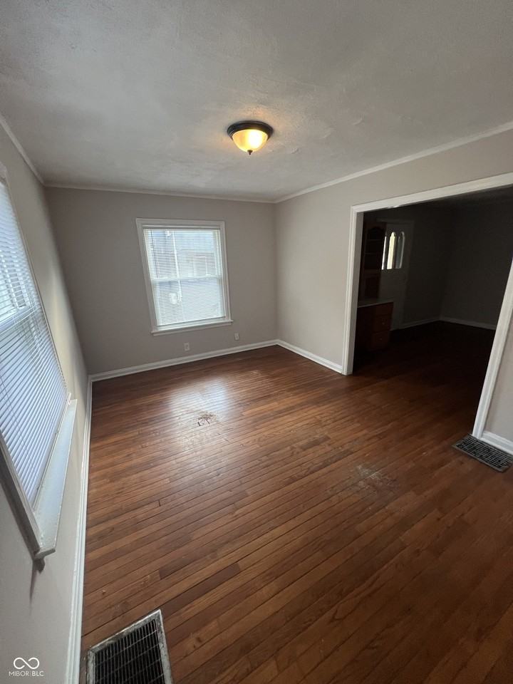 6967 North College Avenue - Photo 5 of 17