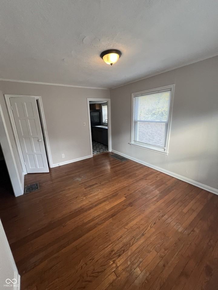 6967 North College Avenue - Photo 6 of 17