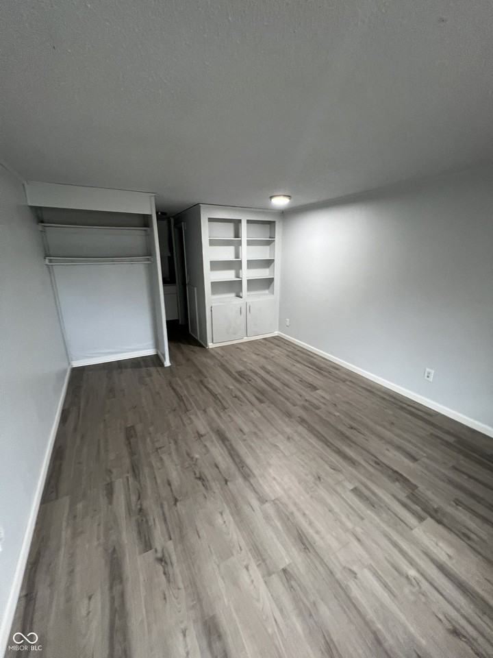 2000 Indianapolis Rd #10 - Photo 2 of 8