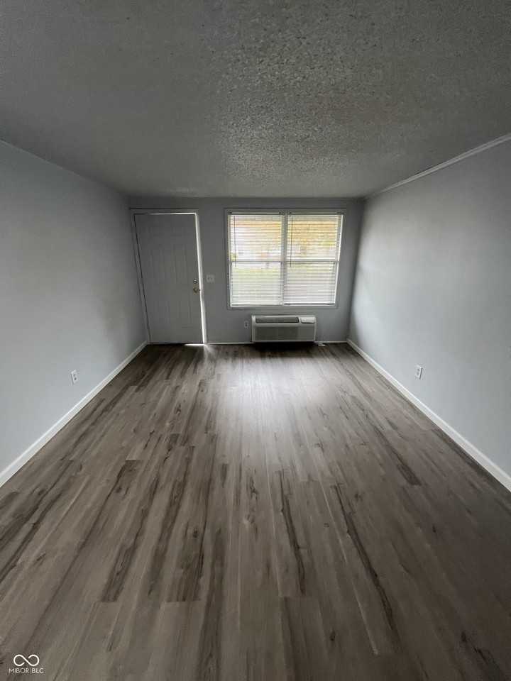 2000 Indianapolis Rd #10 - Photo 3 of 8