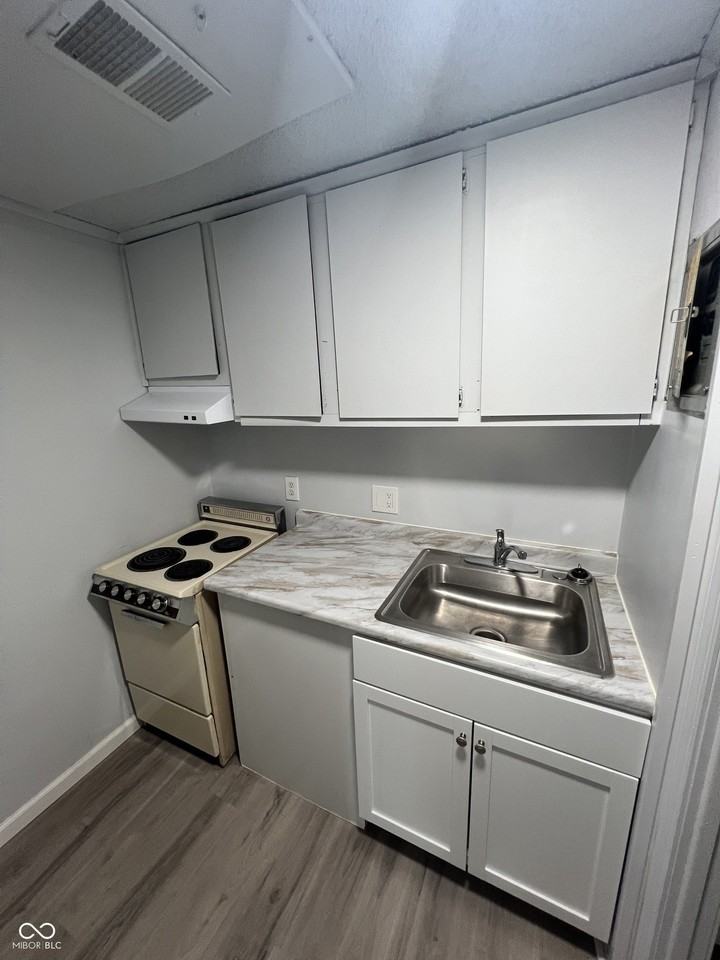 2000 Indianapolis Rd #10 - Photo 4 of 8