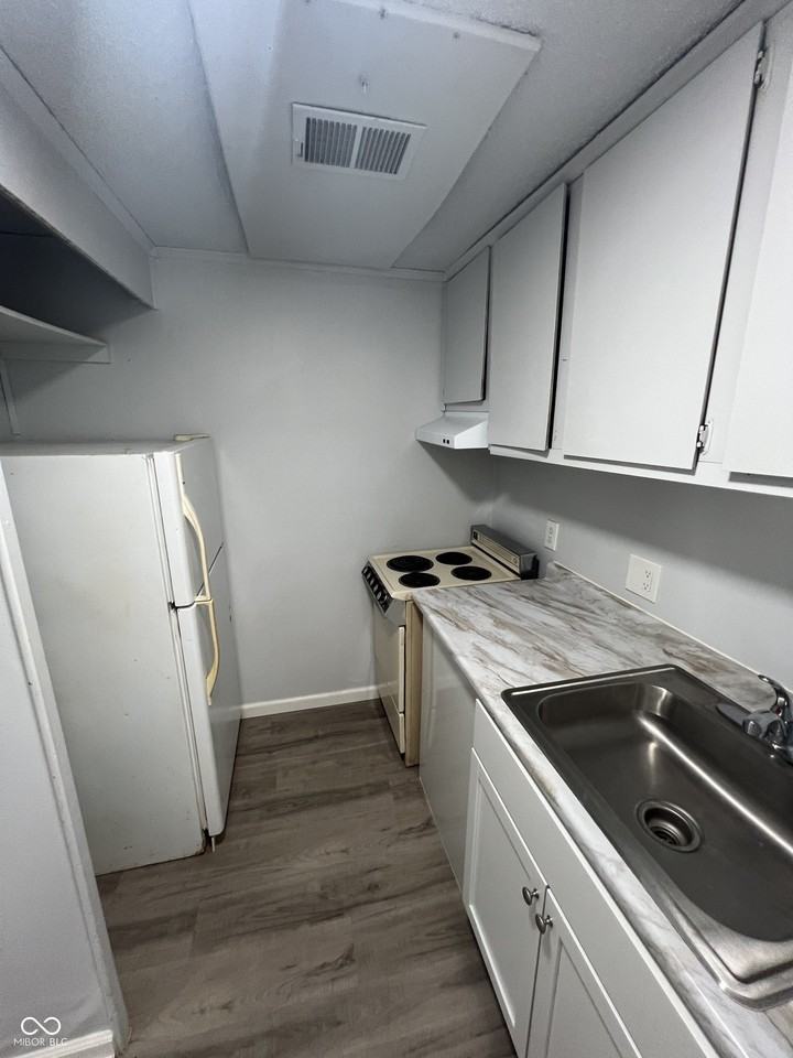 2000 Indianapolis Rd #10 - Photo 5 of 8