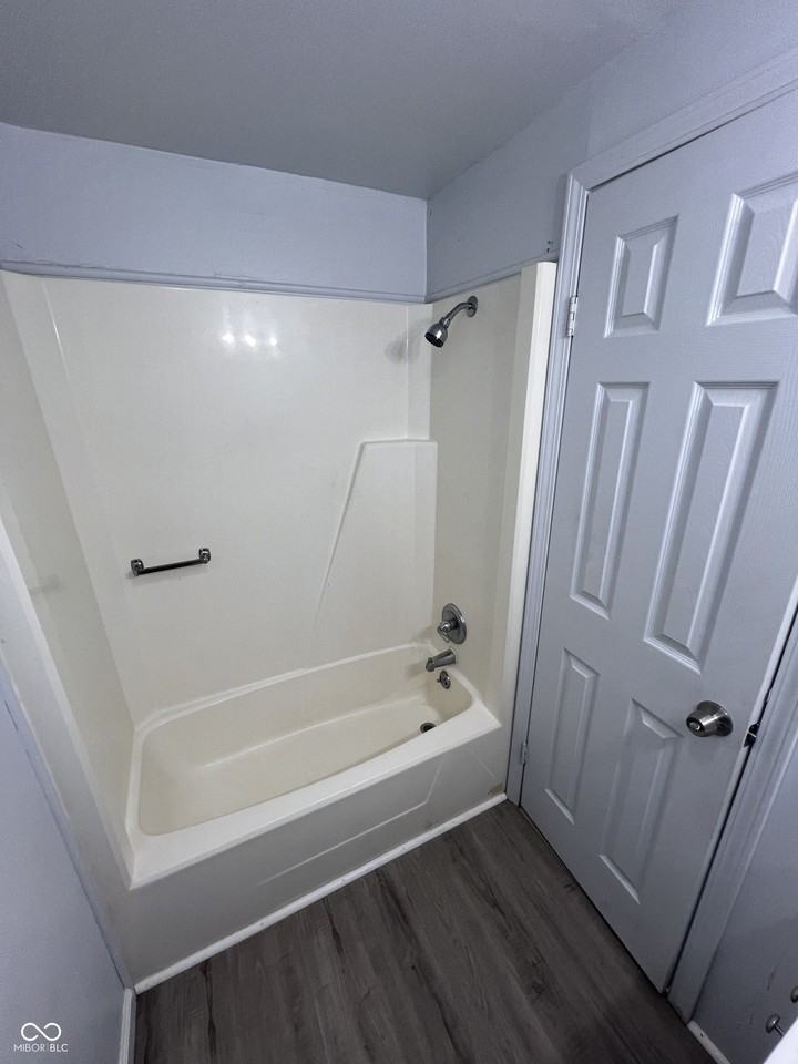 2000 Indianapolis Rd #10 - Photo 7 of 8